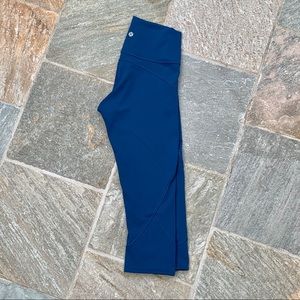 Lululemon size 6, 19” cropped navy leggings